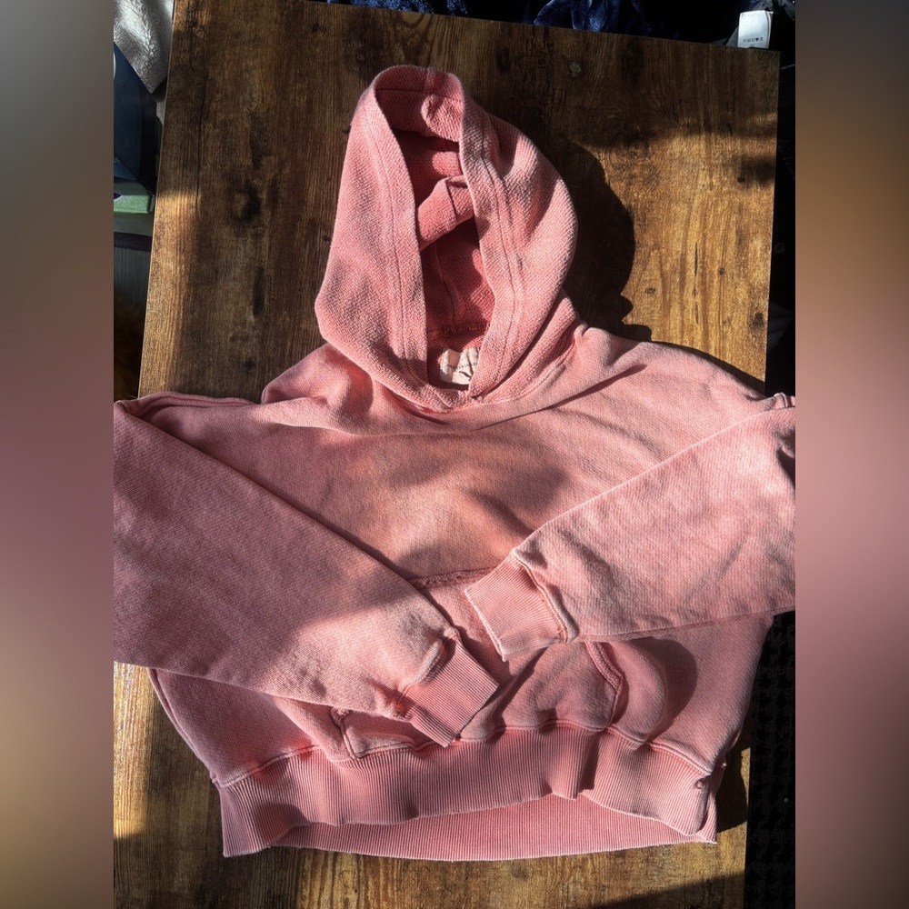 American Eagle Outfitters Soft Pink Hoodie oversized. Small hole in waist cuff